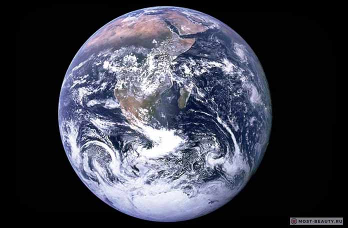 Первое фото Земли