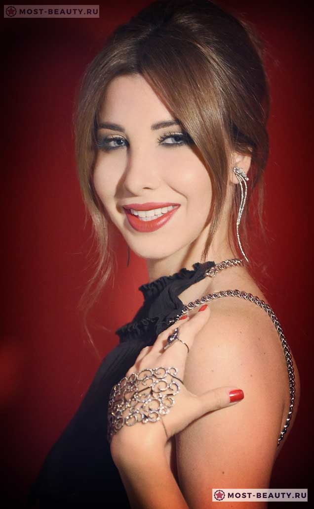 Самые красивые арабки: Нэнси Аджрам