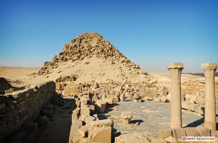пирамида Сахура