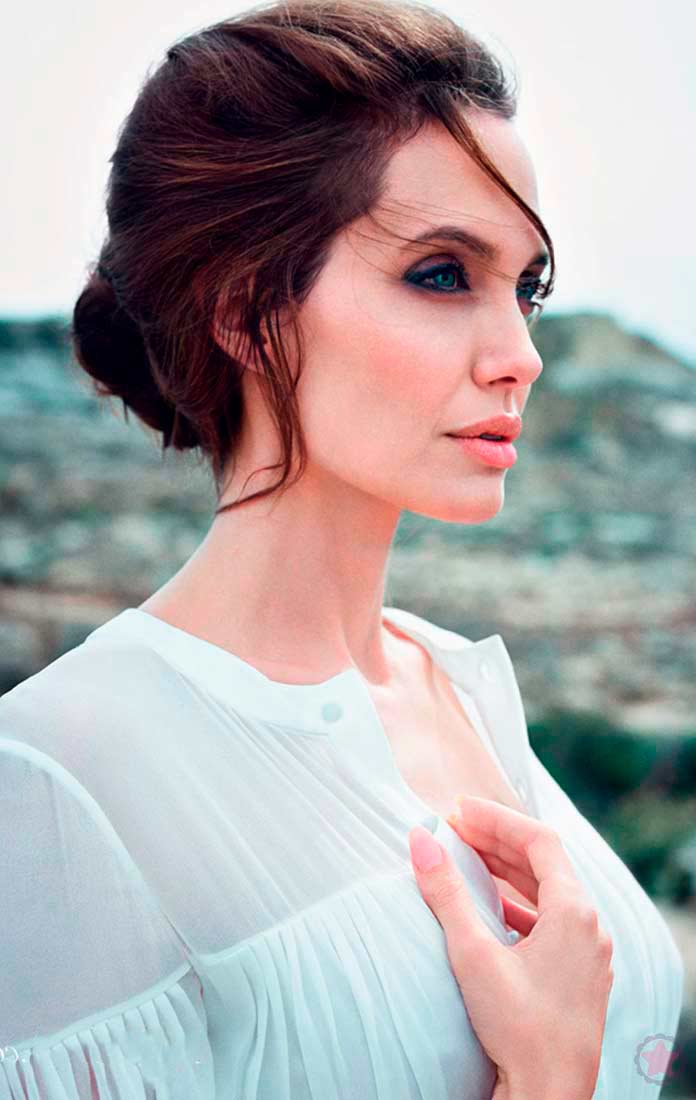 Прекрасная Анджелина Джоли