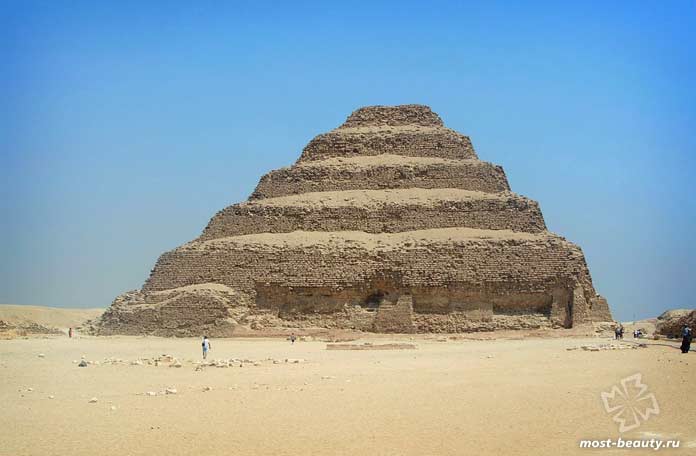 Самые старые здания: Пирамида Джосера. CC0