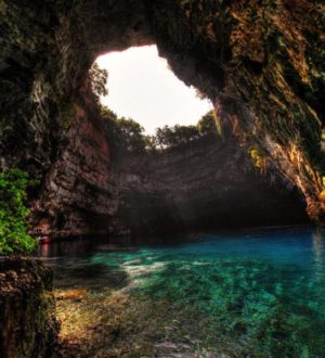 Самые красивые пещерные озера