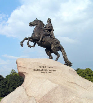 Самые известные памятники в России