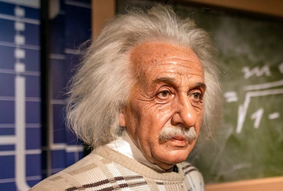 Эйнштейн не считал себя атеистом