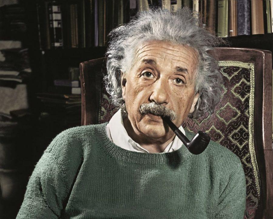 Эйнштейн много курил